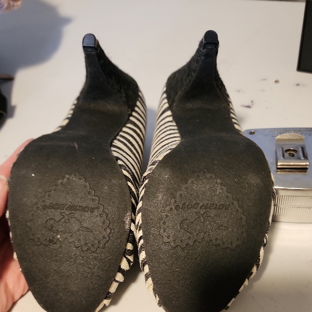 Rocket Dog Black and White Zebra Print Heels - Picture 7 of 11